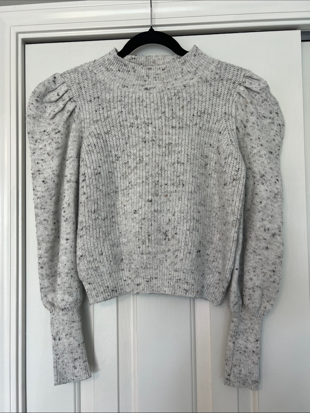 SO Cream Mock-Neck Puff-Sleeve Sweater With Grey/Tan Speckles Size M
